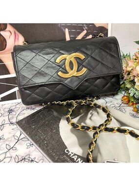 Chanel Vintage CC Logo Quilted Chain Shoulder Bag
